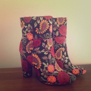 Justfab Marguerite Floral Boots